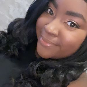 Meet your Posher, Kendra